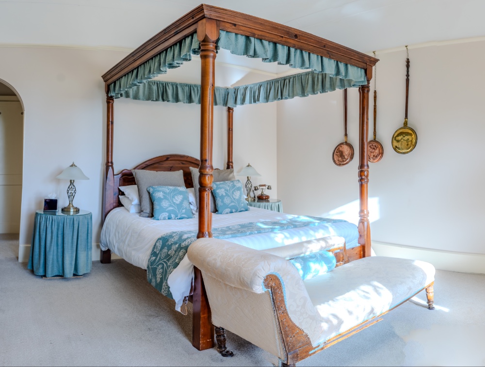 master bedroom number 25